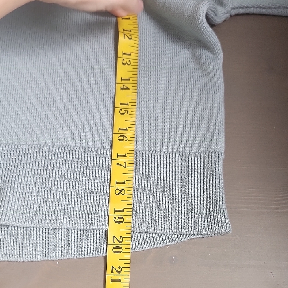 ARITZIA WILFRED 100% merino wool turtle neck crop sweater - Picture 11 of 11
